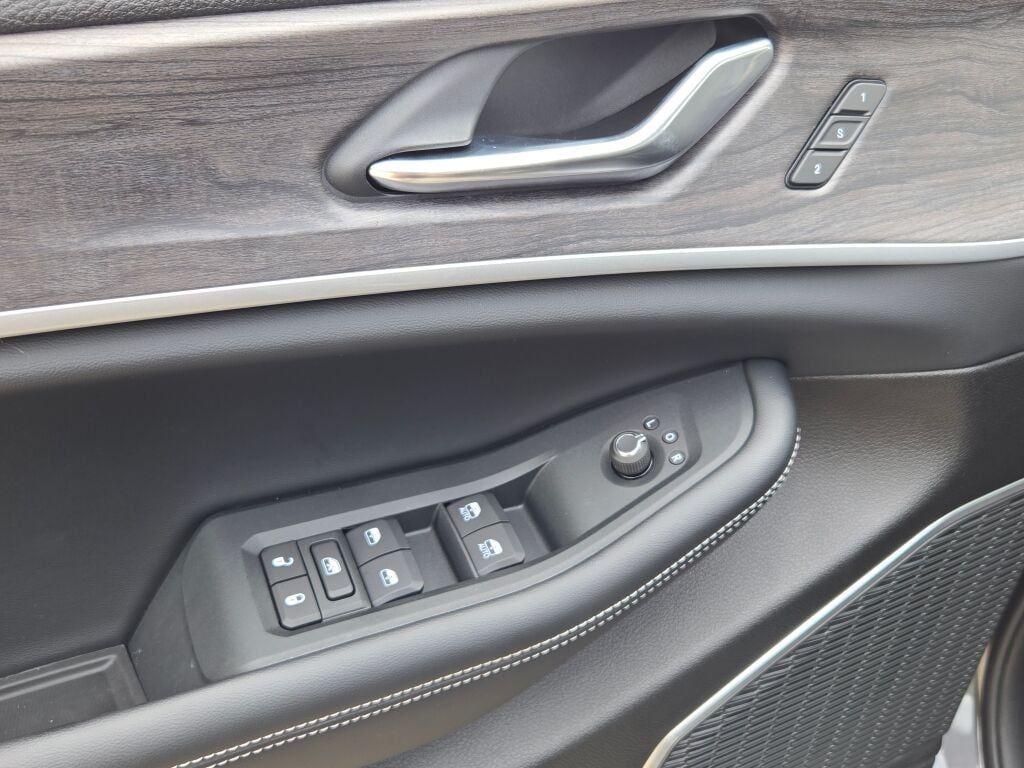 new 2025 Jeep Grand Cherokee L car, priced at $52,530