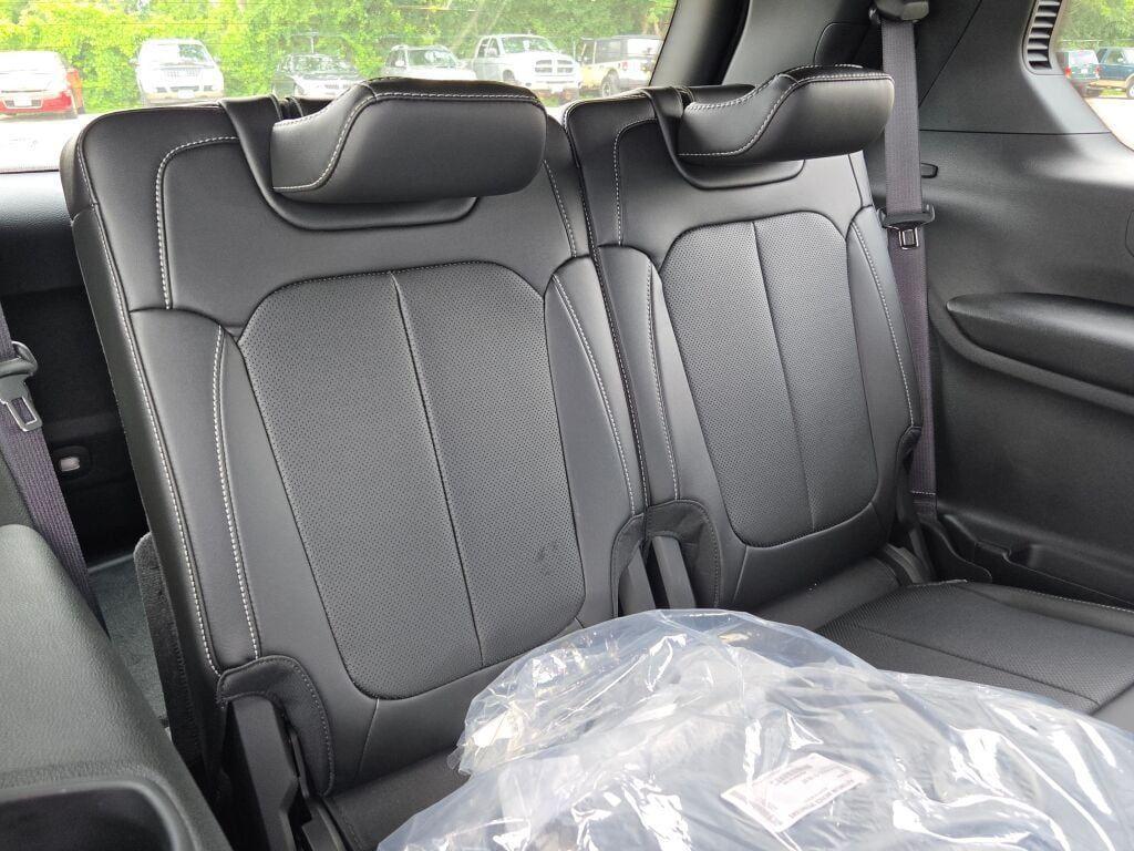 new 2025 Jeep Grand Cherokee L car, priced at $52,530