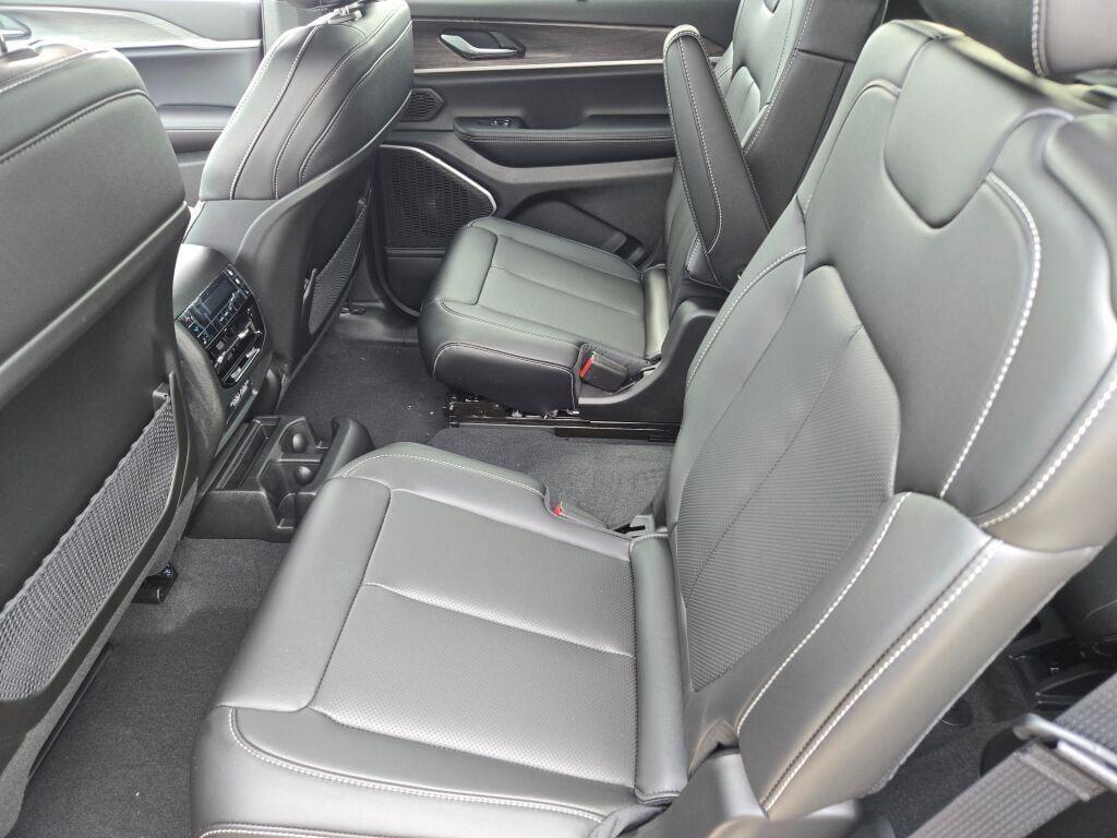 new 2025 Jeep Grand Cherokee L car, priced at $52,530
