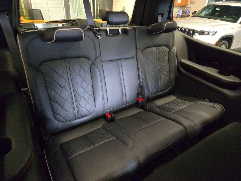 new 2025 Jeep Grand Wagoneer car, priced at $107,421