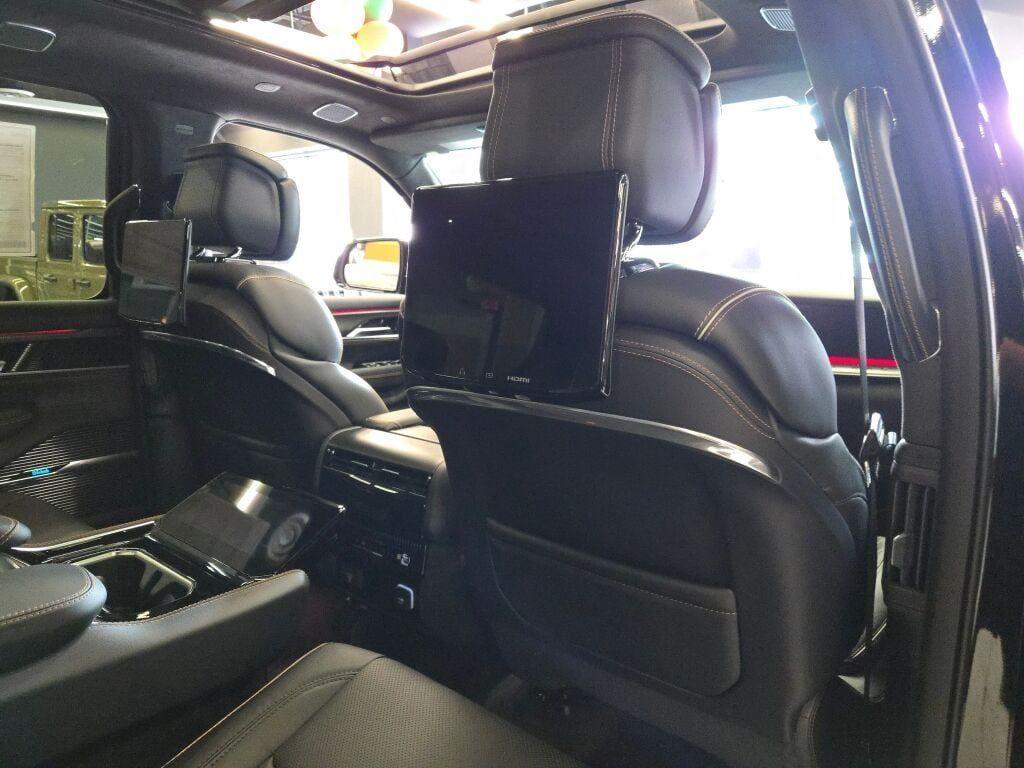 new 2025 Jeep Grand Wagoneer car, priced at $107,421