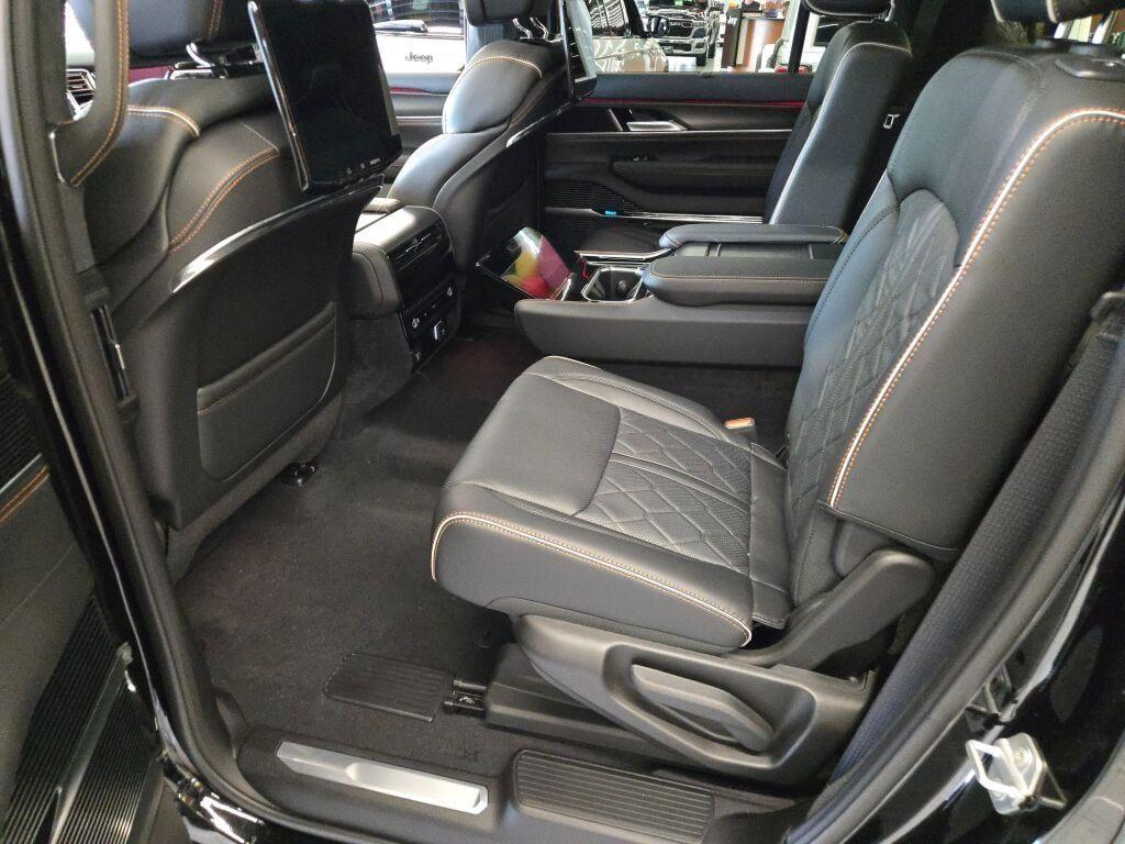 new 2025 Jeep Grand Wagoneer car, priced at $107,421