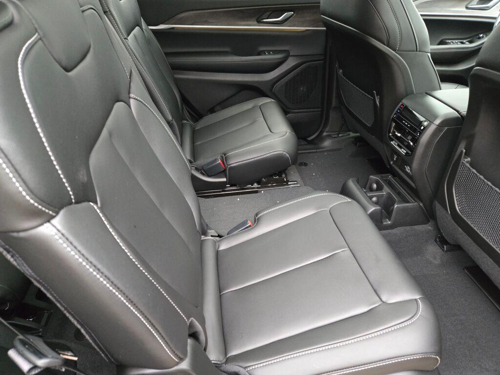 new 2025 Jeep Grand Cherokee L car, priced at $50,040