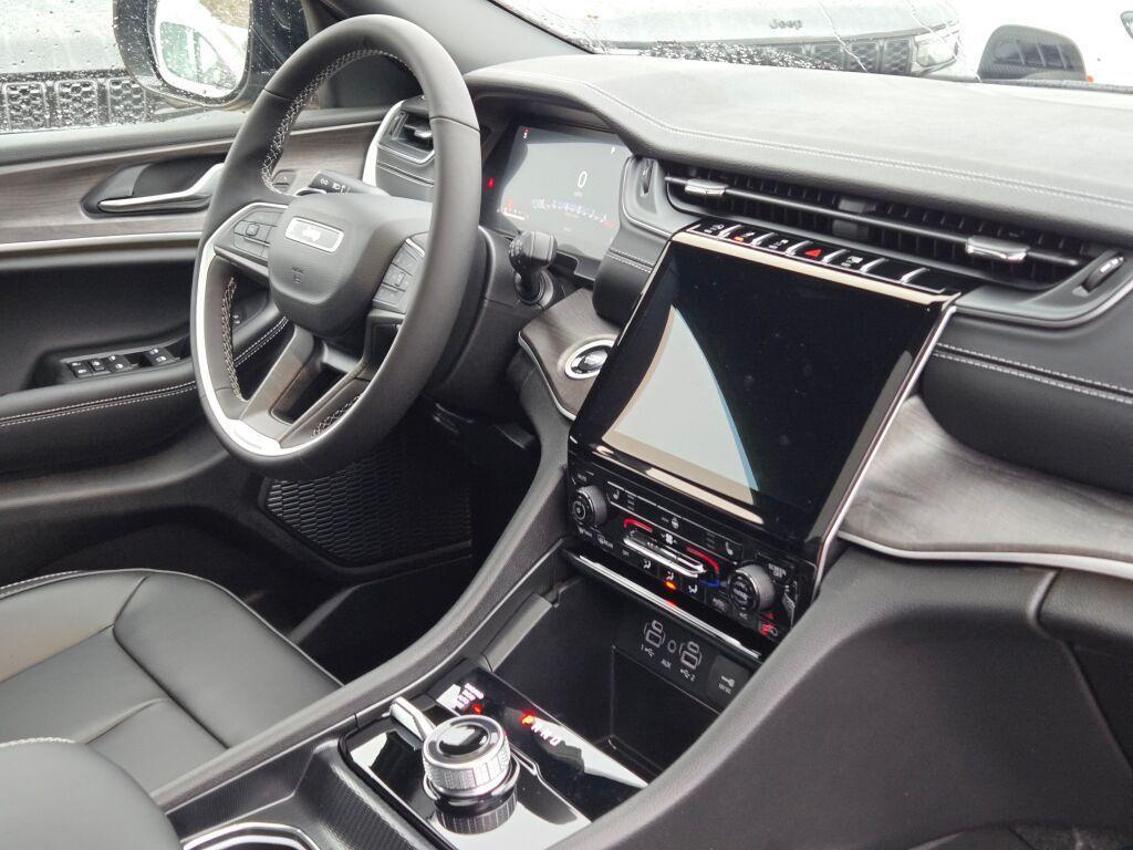 new 2025 Jeep Grand Cherokee L car, priced at $50,040