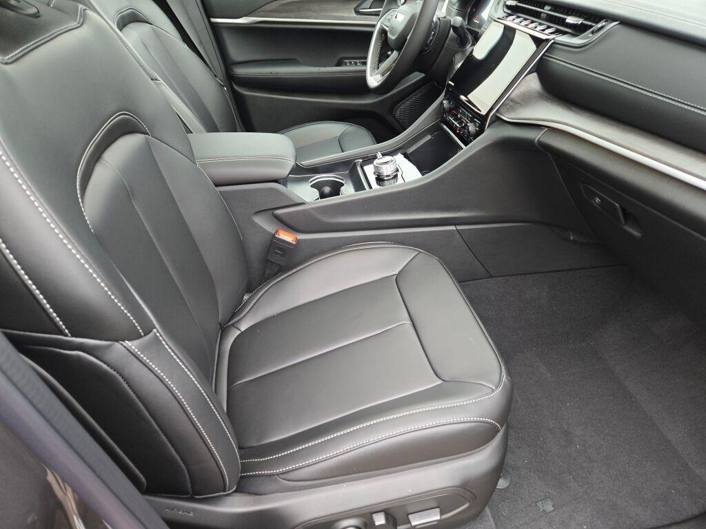 new 2025 Jeep Grand Cherokee L car, priced at $50,040