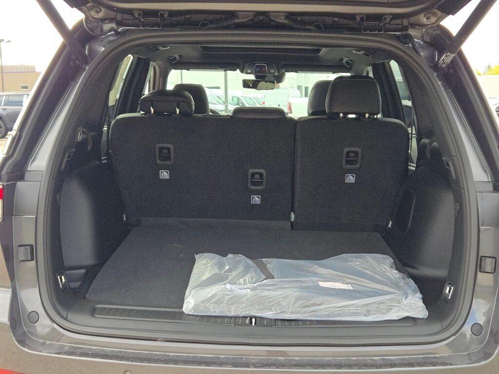 new 2025 Jeep Grand Cherokee car, priced at $50,768