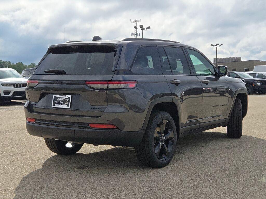 new 2025 Jeep Grand Cherokee car, priced at $50,768