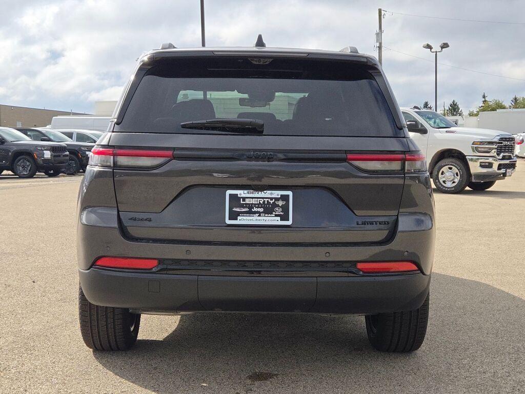 new 2025 Jeep Grand Cherokee car, priced at $50,768