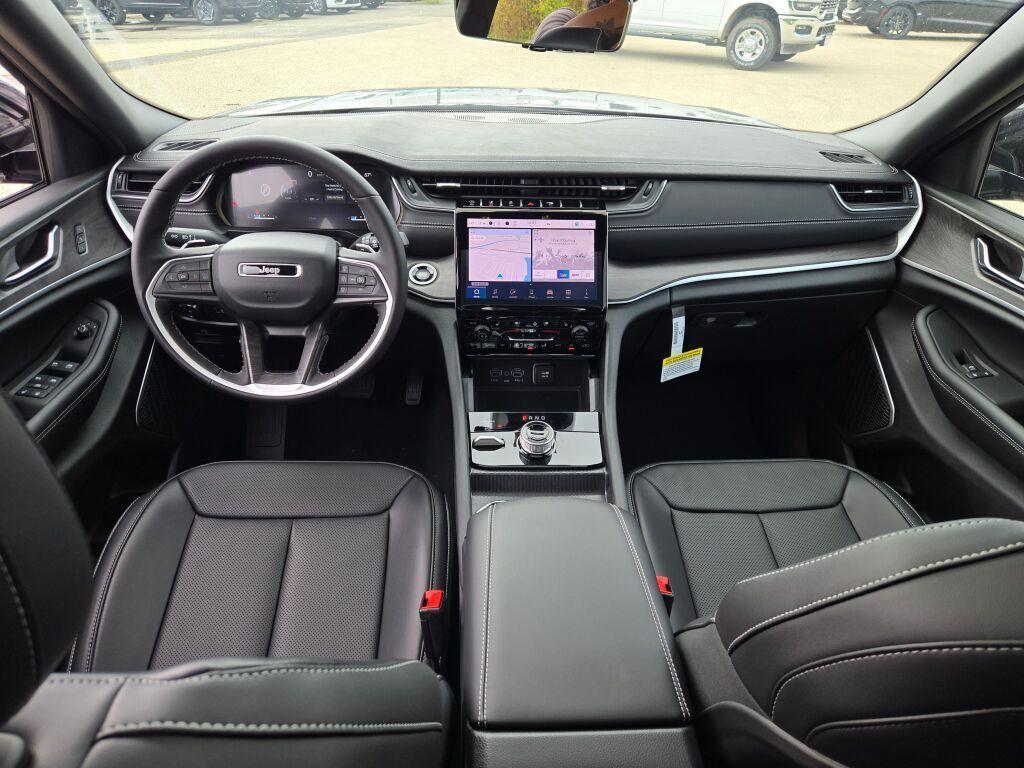 new 2025 Jeep Grand Cherokee car, priced at $50,768