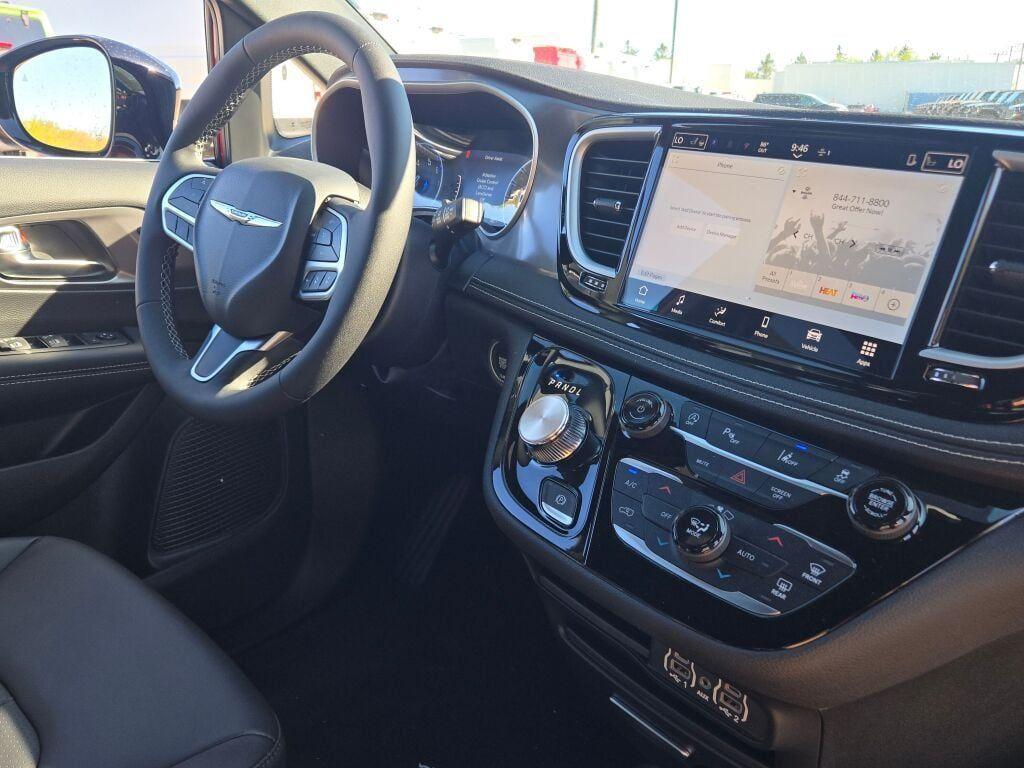 new 2025 Chrysler Pacifica car, priced at $44,940