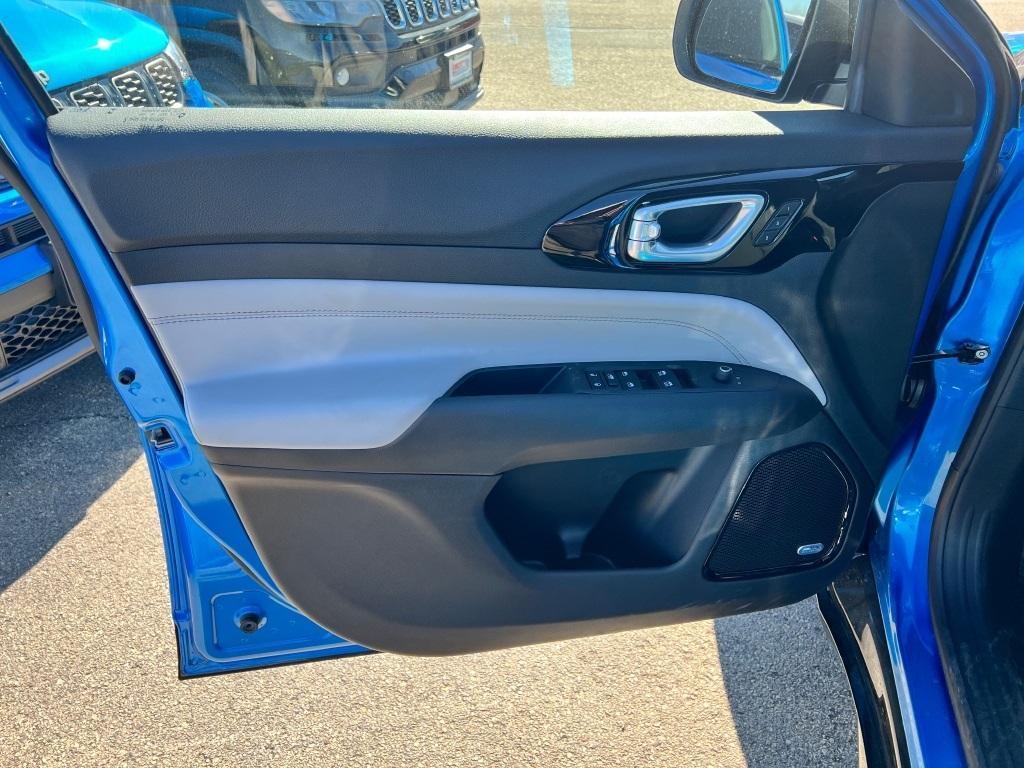 new 2025 Jeep Compass car, priced at $41,385