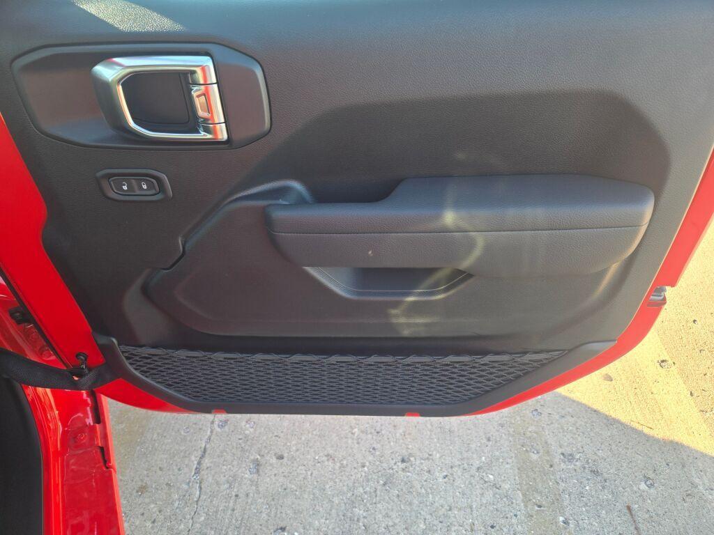 new 2026 Jeep Wrangler car, priced at $40,878