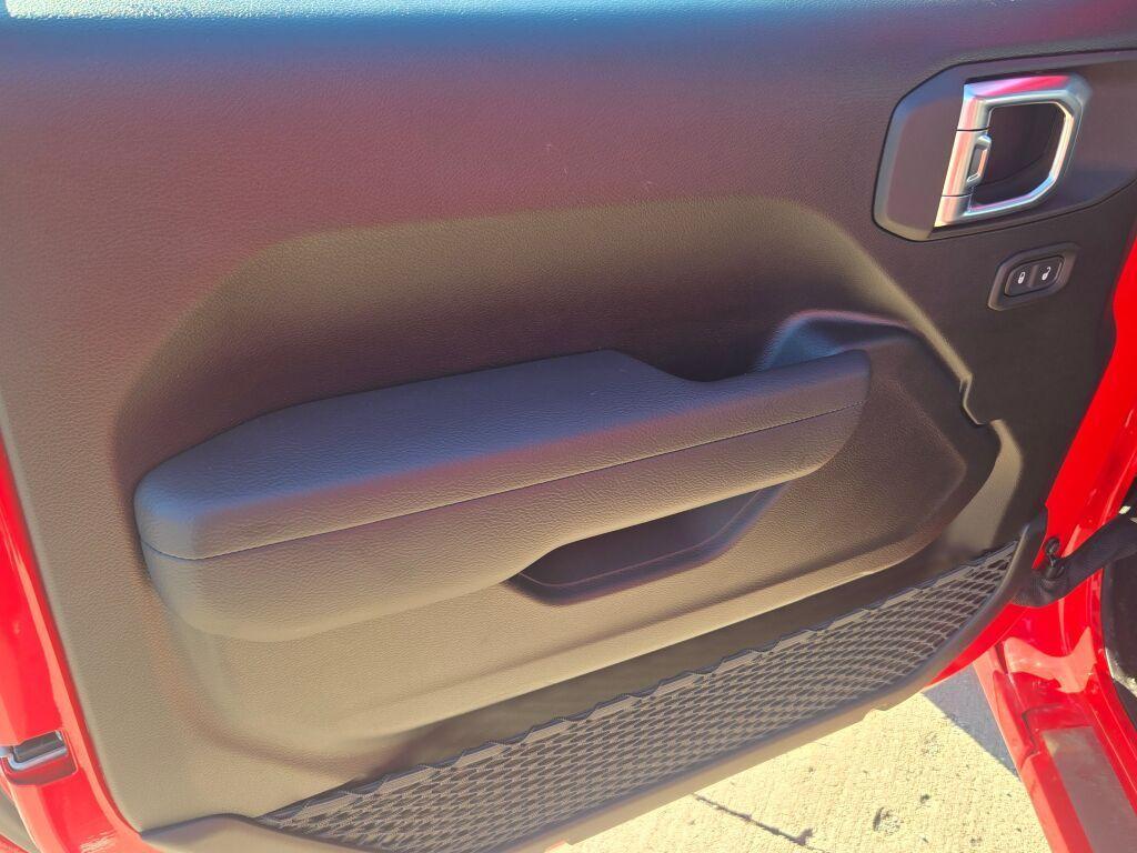 new 2026 Jeep Wrangler car, priced at $40,878