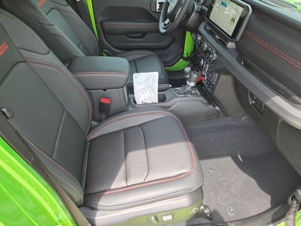new 2025 Jeep Gladiator car, priced at $54,415