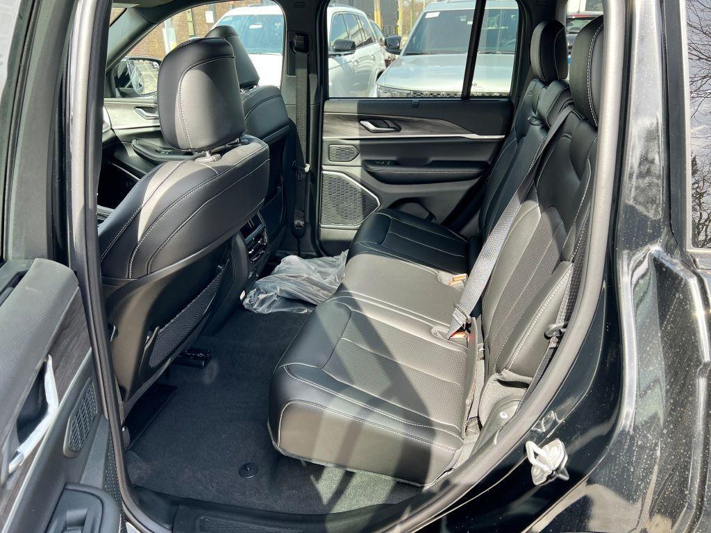 new 2025 Jeep Grand Cherokee car, priced at $49,730
