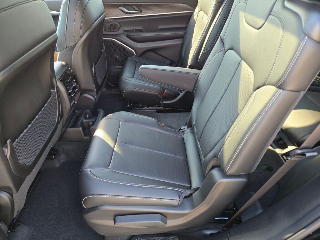 new 2025 Jeep Grand Cherokee L car, priced at $51,037