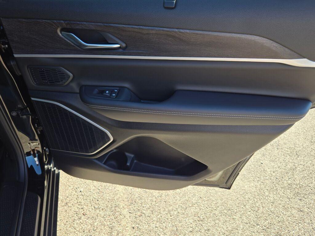 new 2025 Jeep Grand Cherokee L car, priced at $51,037