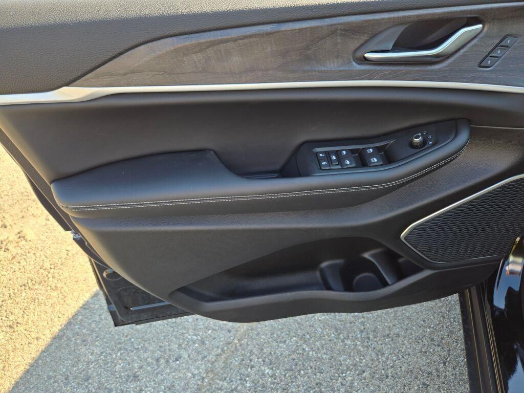 new 2025 Jeep Grand Cherokee L car, priced at $51,037