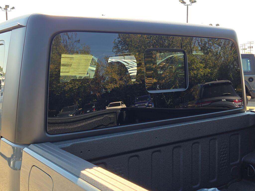 new 2025 Jeep Gladiator car, priced at $48,612