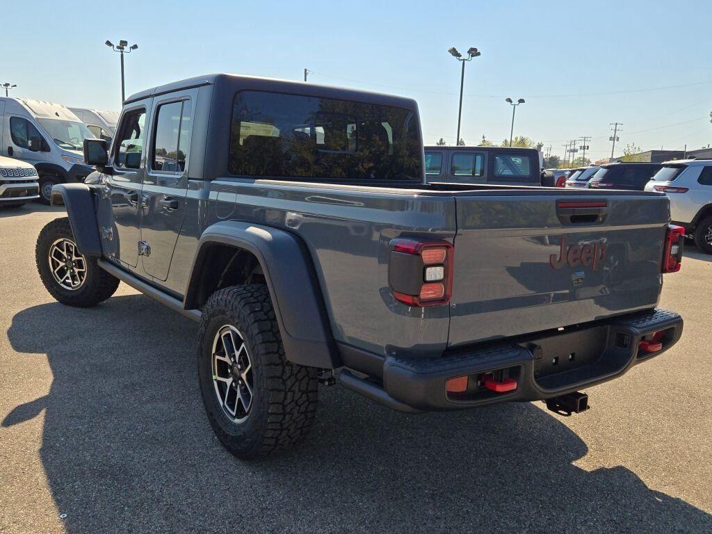 new 2025 Jeep Gladiator car, priced at $48,612