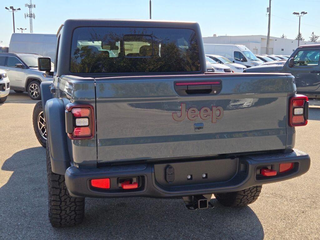 new 2025 Jeep Gladiator car, priced at $48,612