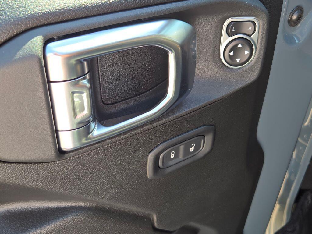 new 2025 Jeep Gladiator car, priced at $48,612