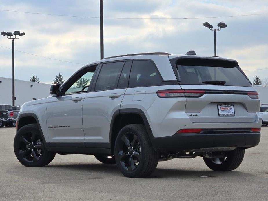 new 2024 Jeep Grand Cherokee car, priced at $42,495