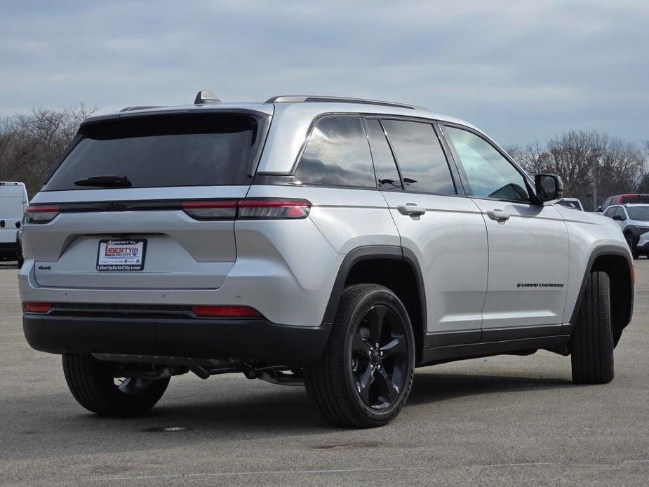 new 2024 Jeep Grand Cherokee car, priced at $42,495