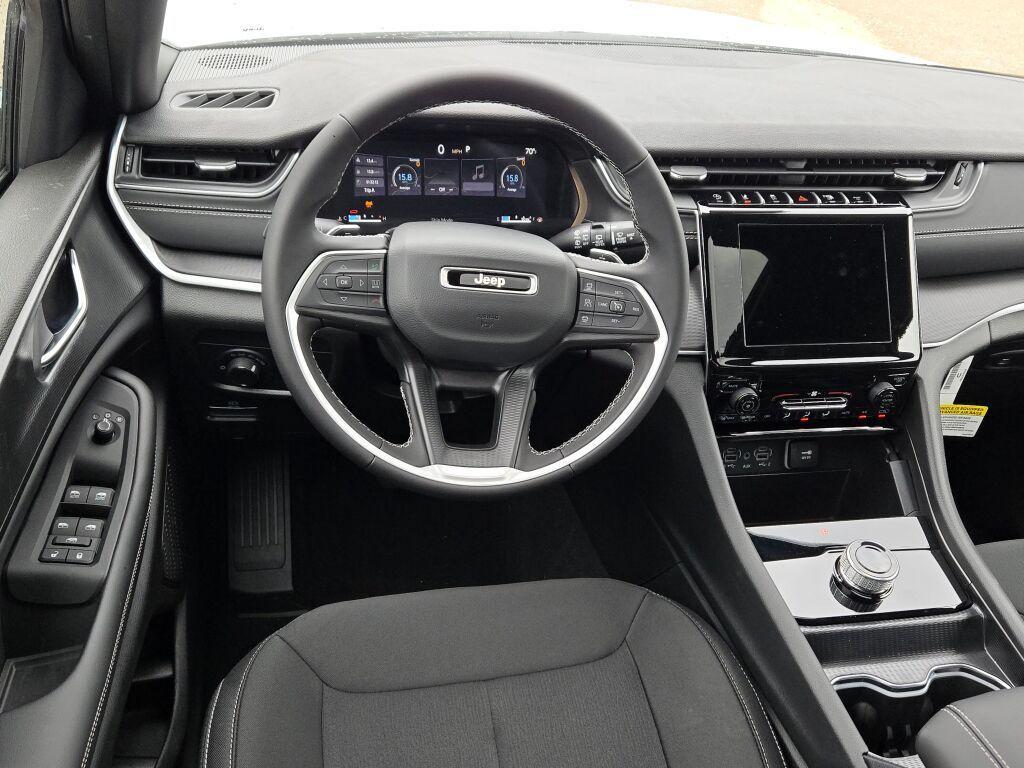 new 2025 Jeep Grand Cherokee car, priced at $35,312