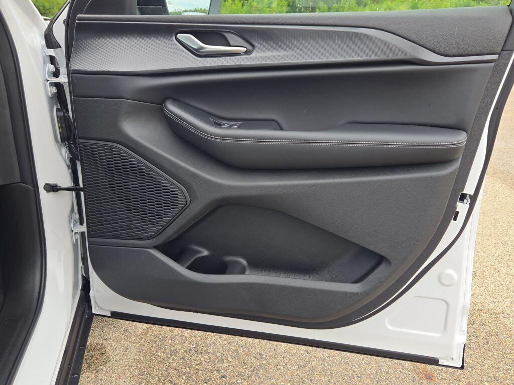 new 2025 Jeep Grand Cherokee car, priced at $35,312