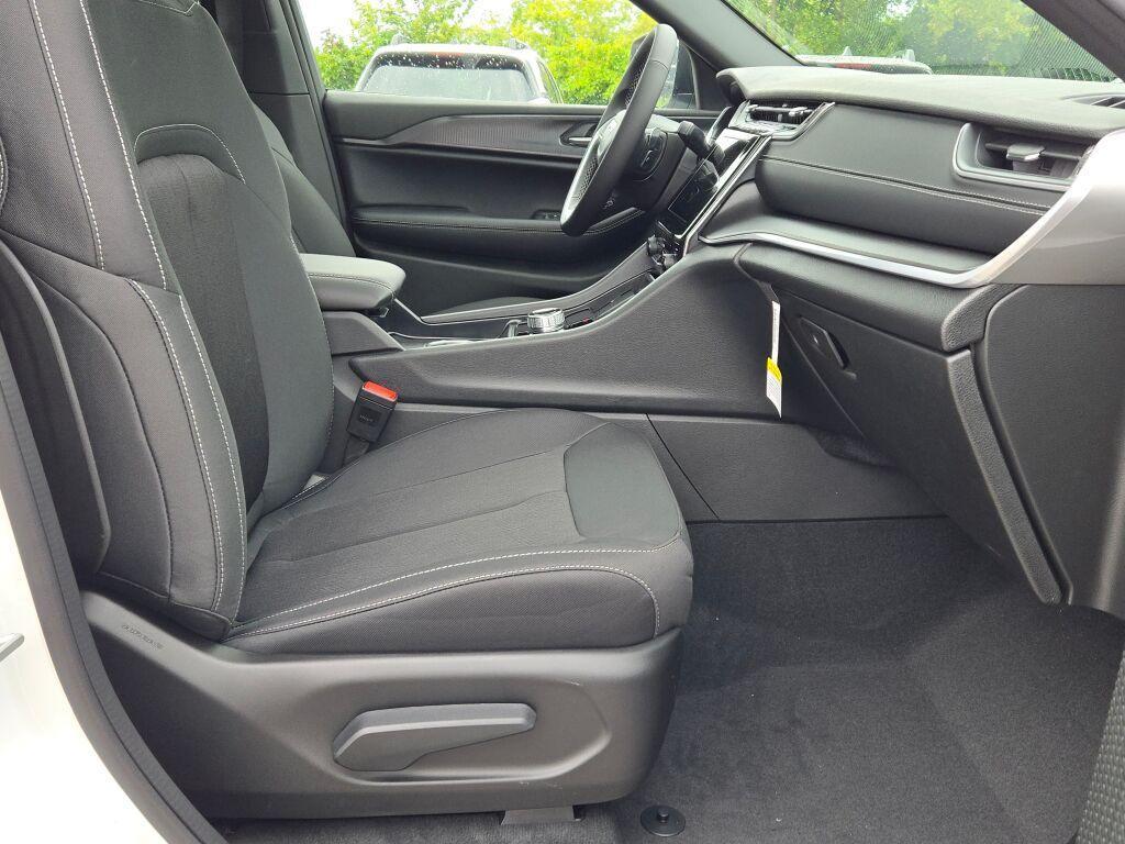 new 2025 Jeep Grand Cherokee car, priced at $35,312