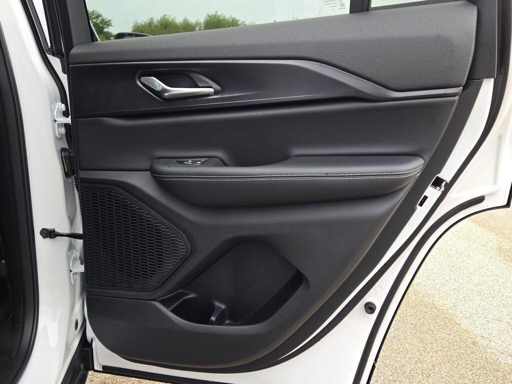 new 2025 Jeep Grand Cherokee car, priced at $35,312