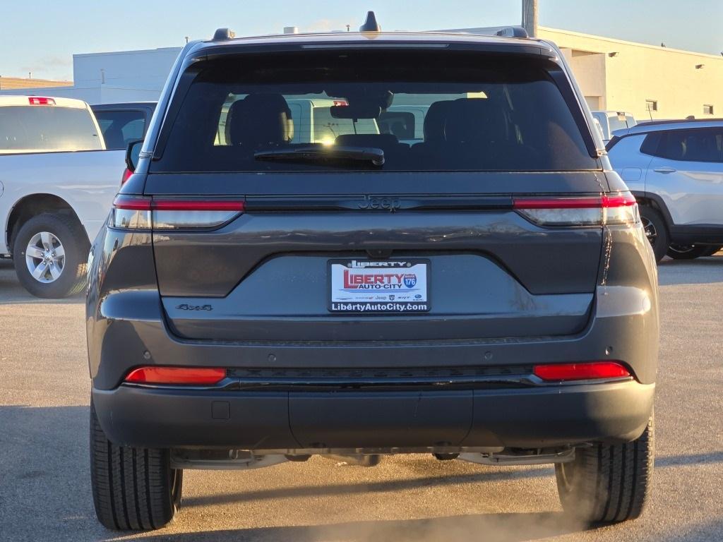 new 2025 Jeep Grand Cherokee car, priced at $49,170