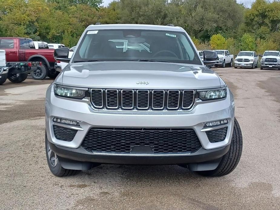 new 2024 Jeep Grand Cherokee car, priced at $45,000