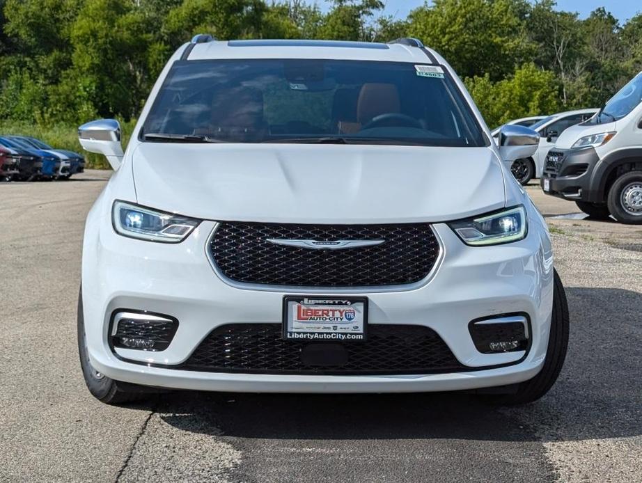 new 2024 Chrysler Pacifica Hybrid car, priced at $53,095