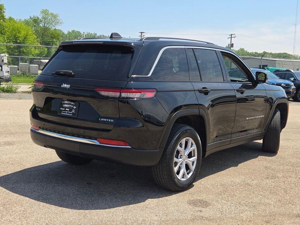used 2022 Jeep Grand Cherokee car, priced at $33,927