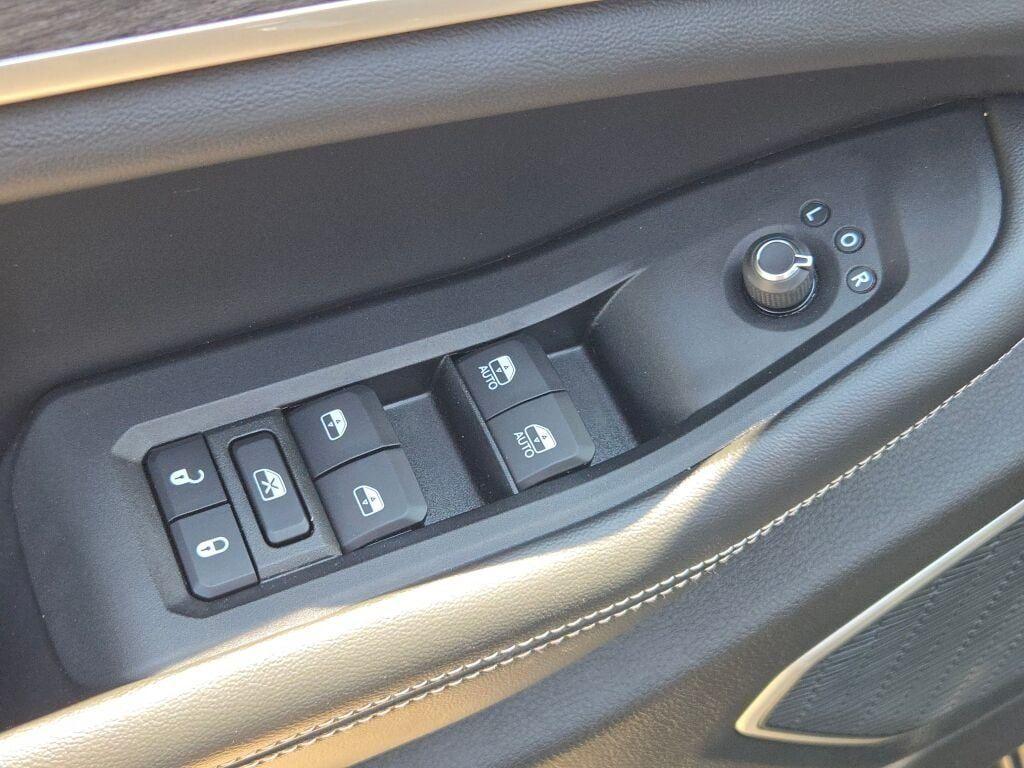 used 2022 Jeep Grand Cherokee car, priced at $33,927