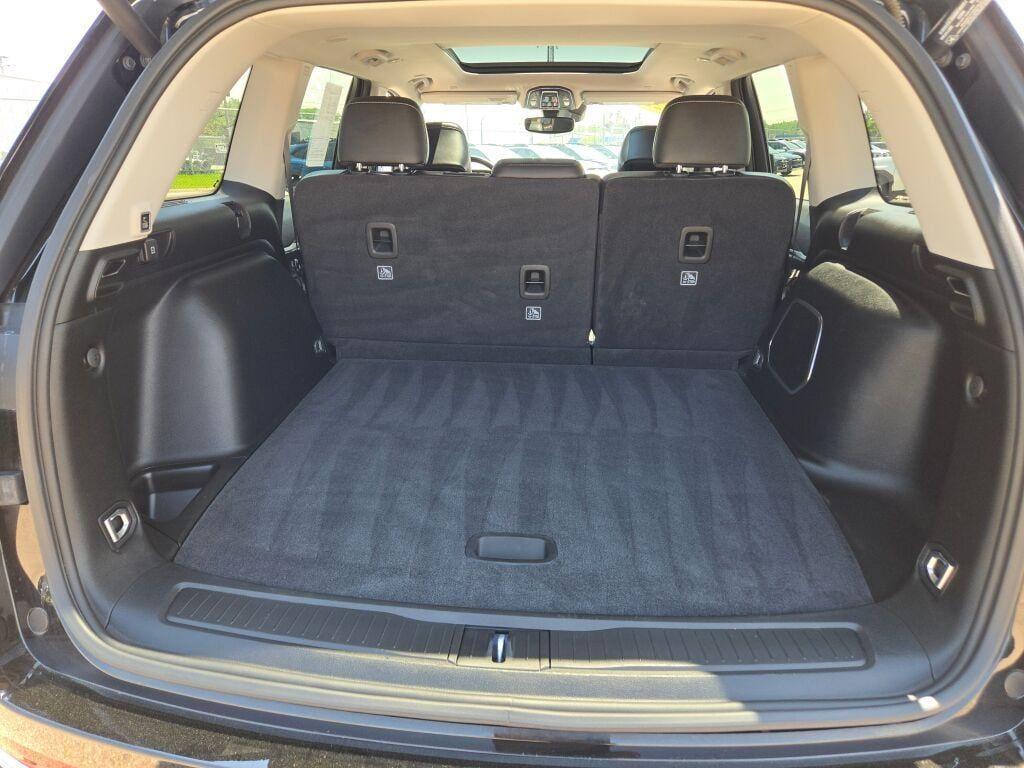 used 2022 Jeep Grand Cherokee car, priced at $33,927