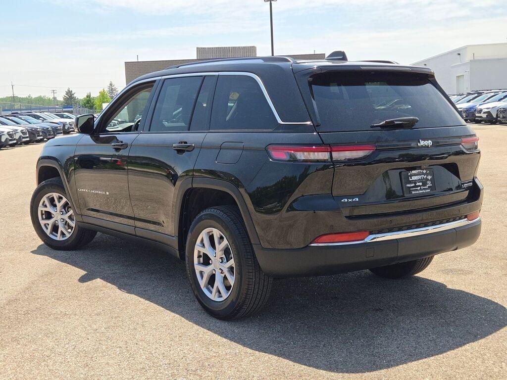used 2022 Jeep Grand Cherokee car, priced at $33,927