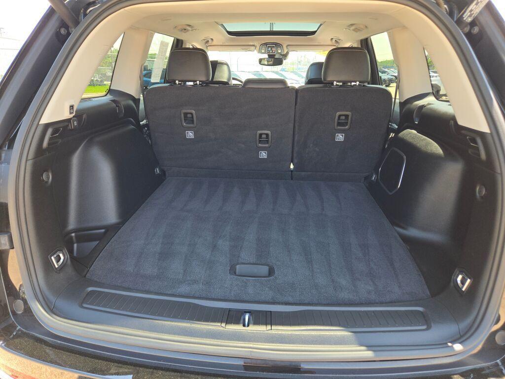 used 2022 Jeep Grand Cherokee car, priced at $33,927