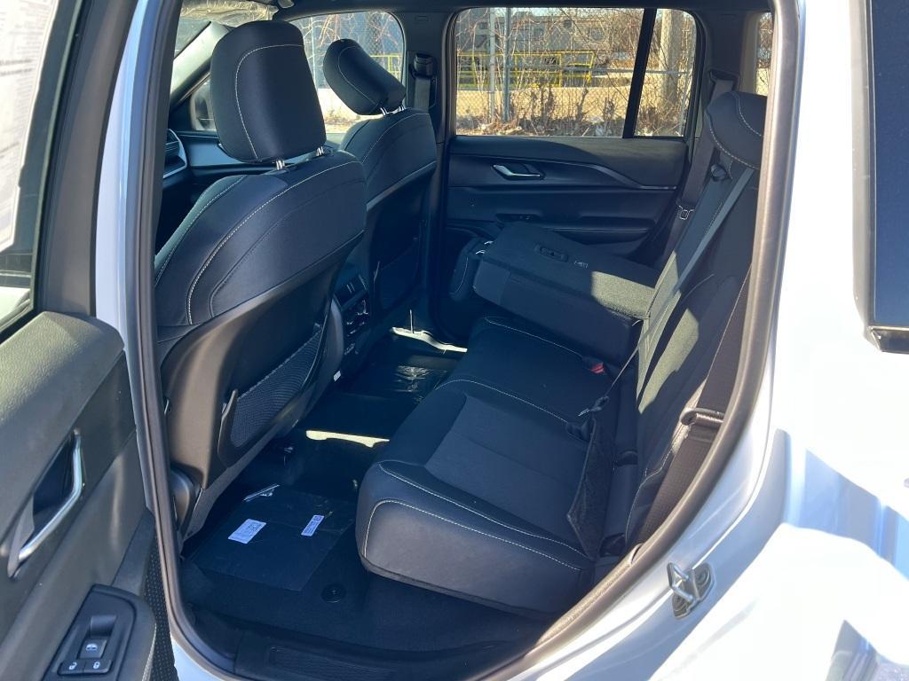 new 2025 Jeep Grand Cherokee car, priced at $44,370