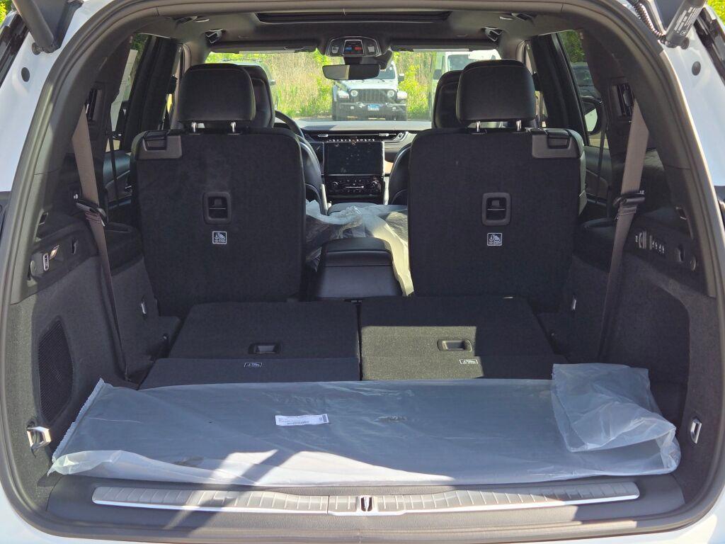 new 2025 Jeep Grand Cherokee L car, priced at $65,080