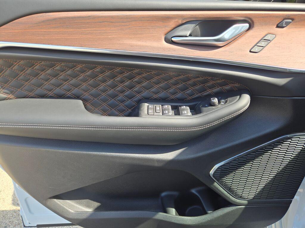 new 2025 Jeep Grand Cherokee L car, priced at $65,080