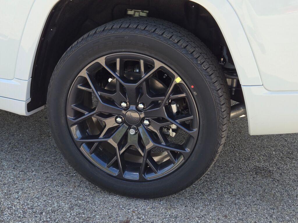 new 2025 Jeep Grand Cherokee L car, priced at $65,080