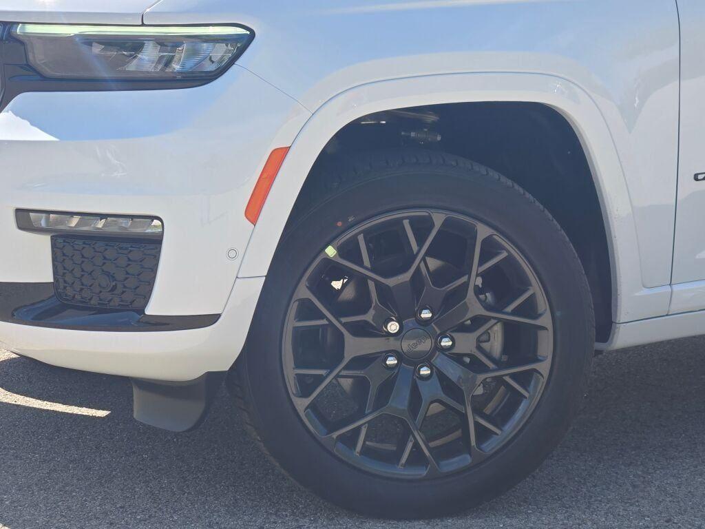 new 2025 Jeep Grand Cherokee L car, priced at $65,080