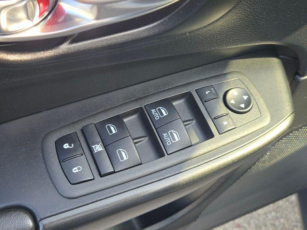 used 2022 Jeep Cherokee car, priced at $25,218
