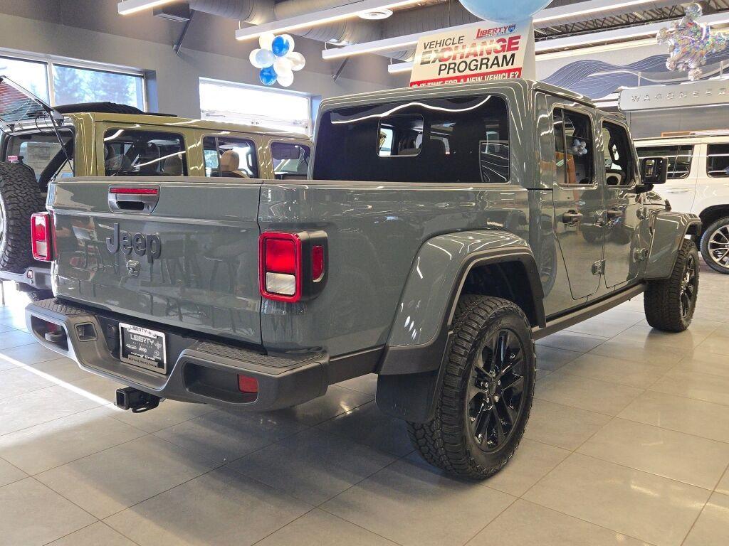 new 2025 Jeep Gladiator car, priced at $45,575