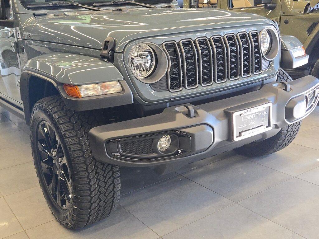 new 2025 Jeep Gladiator car, priced at $45,575