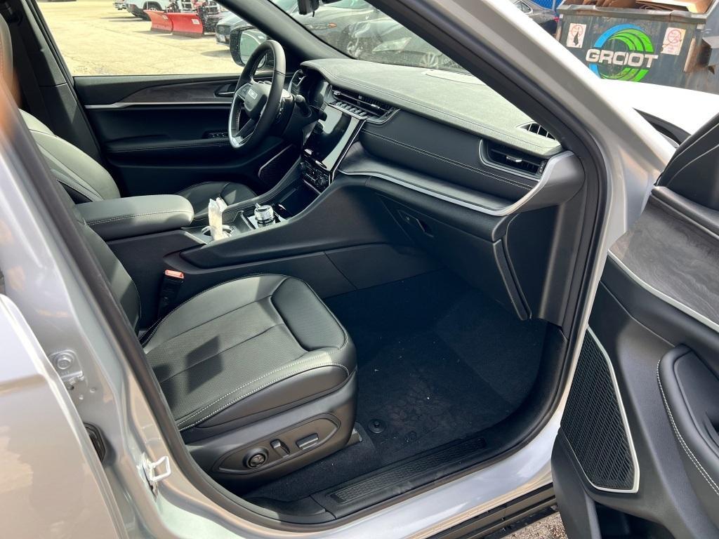 new 2025 Jeep Grand Cherokee car, priced at $58,230
