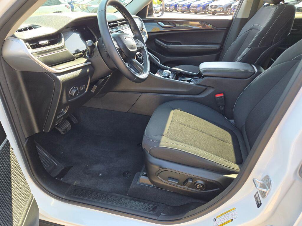 used 2022 Jeep Grand Cherokee car, priced at $32,909